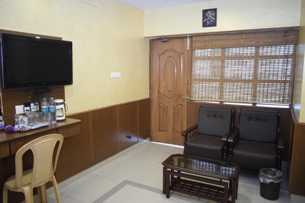 Lodge Arudhra Residency *